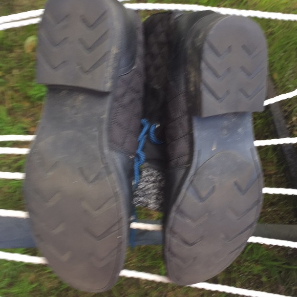 Black Guess Boots perfect for fall! - Picture 4 of 7